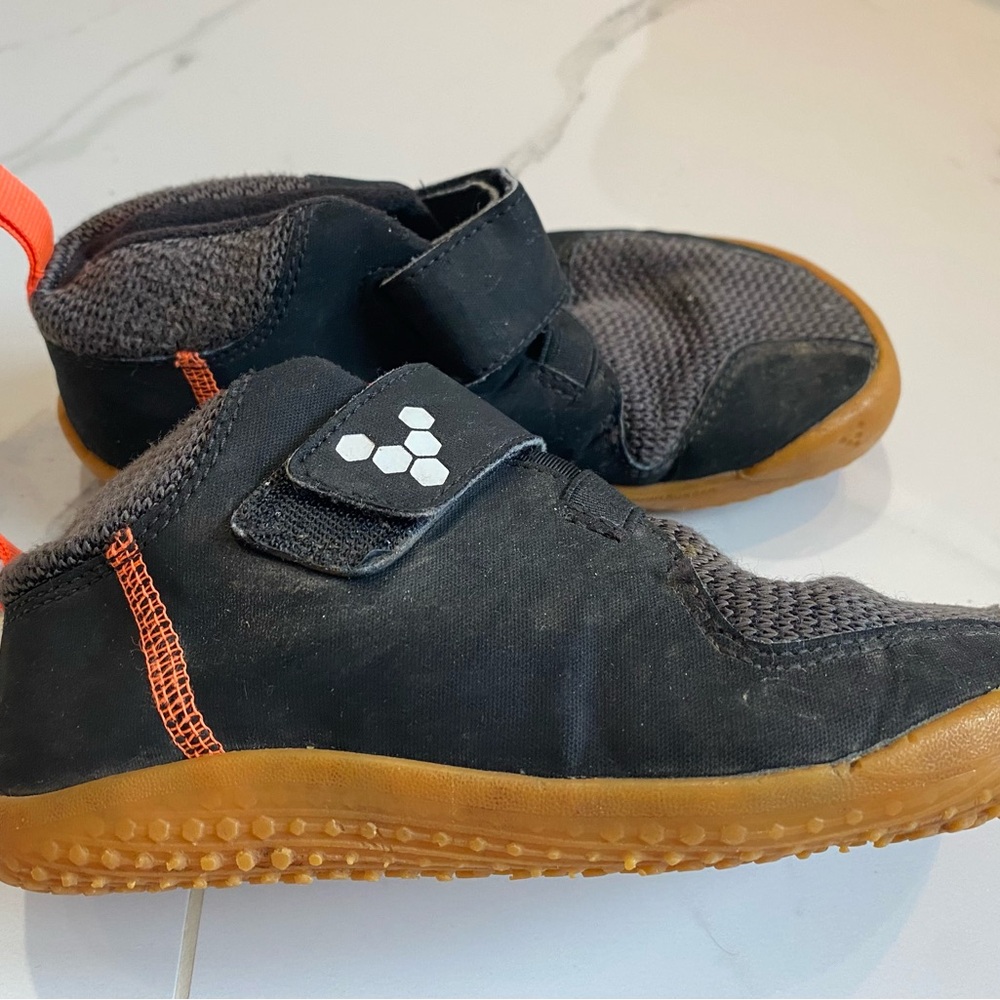VIVObarefoot Y-3 Kids Brown
Sneakers, rubber Gum Sole